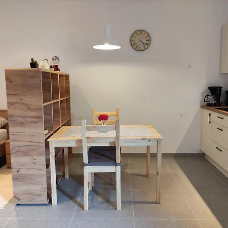 Apartman Pr' Oreharjo *