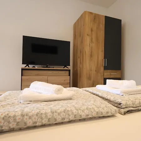 Pr' Oreharjo Apartman