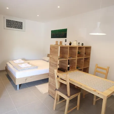 Pr' Oreharjo Apartmán