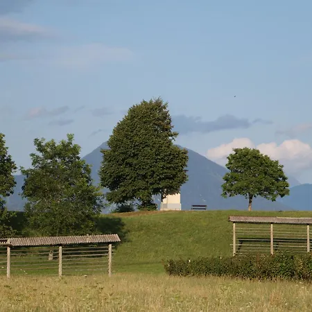 Pr' Oreharjo Apartman *