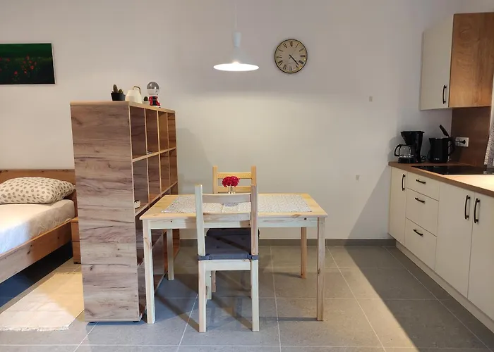 Apartma Pr' Oreharjo *